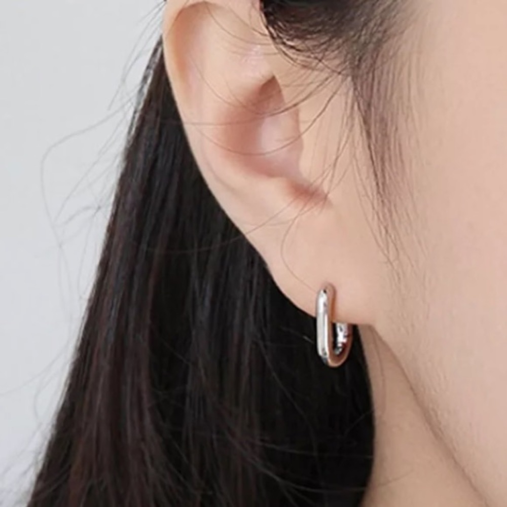 🤍Minimalist sterling silver stud earrings - Picture 7 of 10